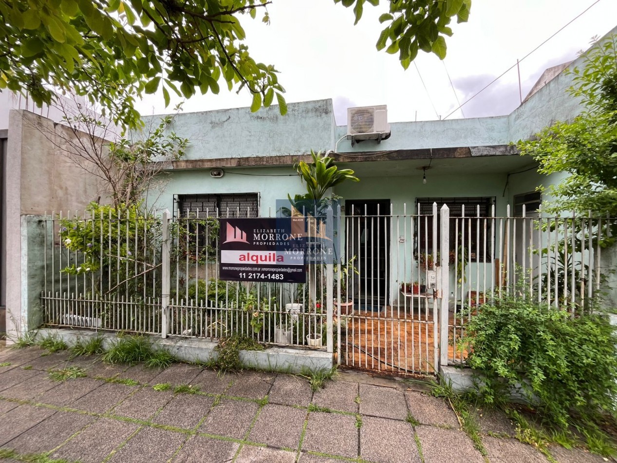 ALQUILER CASA 2 DORMITORIOS, PARQUE A SOLO METROS DE AVENIDA EVA PERON AL 1400, VELEZ SARSFIELD 1051 -TEMPERLEY-