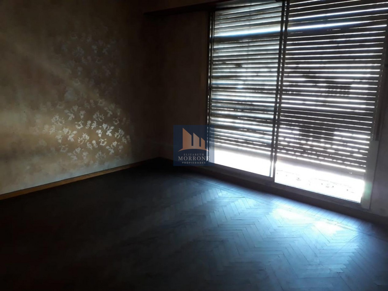 VENTA CASA CON 3 HABITACIONES Y GARAGE, C. CASARES 600 -TEMPERLEY-