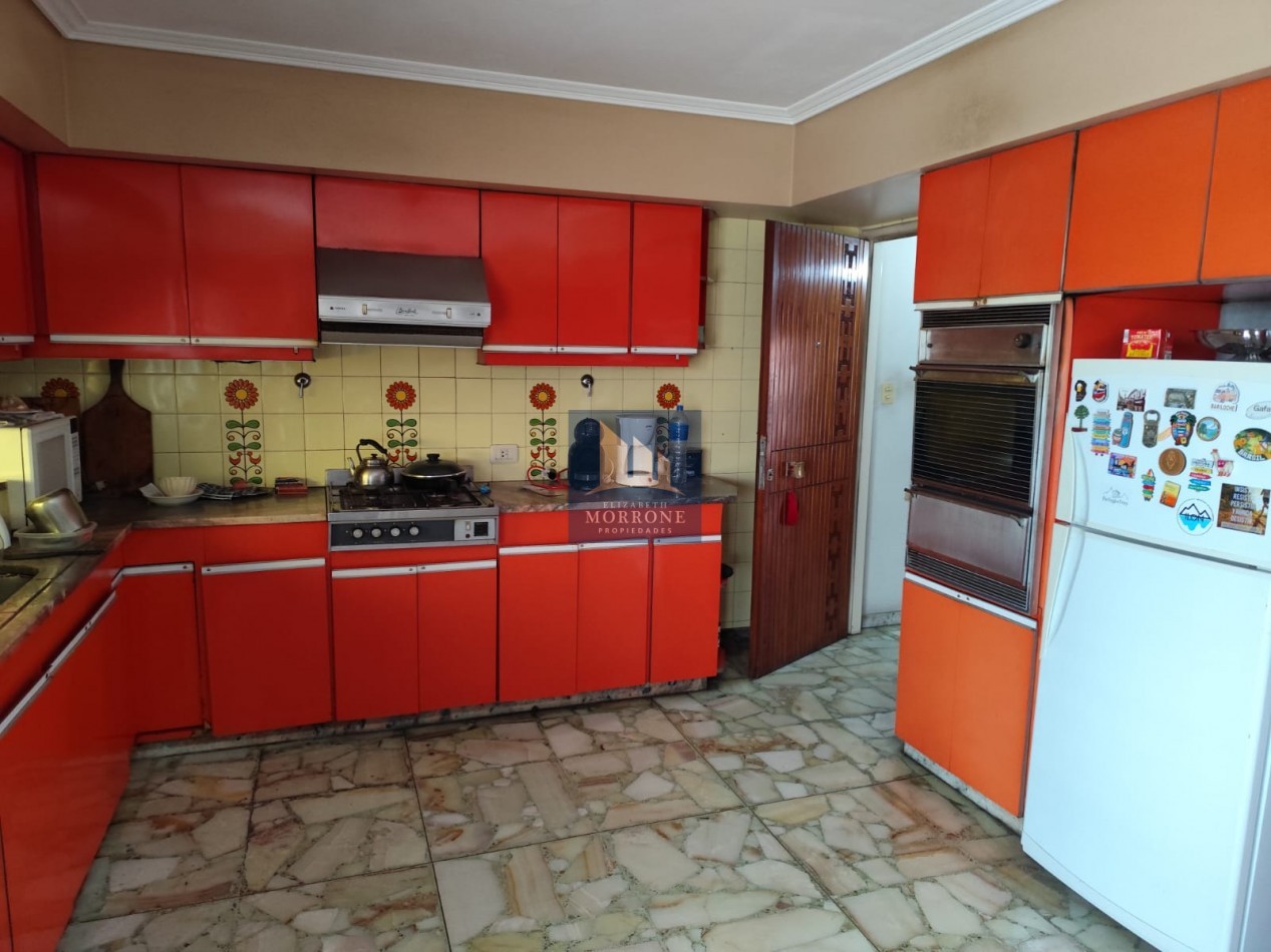 VENTA PISO COMPLETO EN EXCELENTE ZONA, DOS DORMITORIOS, TERRAZA, BALCON Y QUINCHO, AV EVA PERON 1480 -TEMPERLEY-