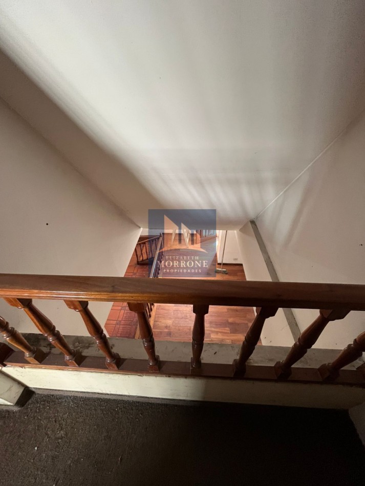 IMPORTANTE CHALET DE CATEGORIA CON 3 DORMITORIOS, SOTANO PARA VARIOS AUTOS Y PARQUE, LA CALANDRIA 4000 -SAN JOSE-