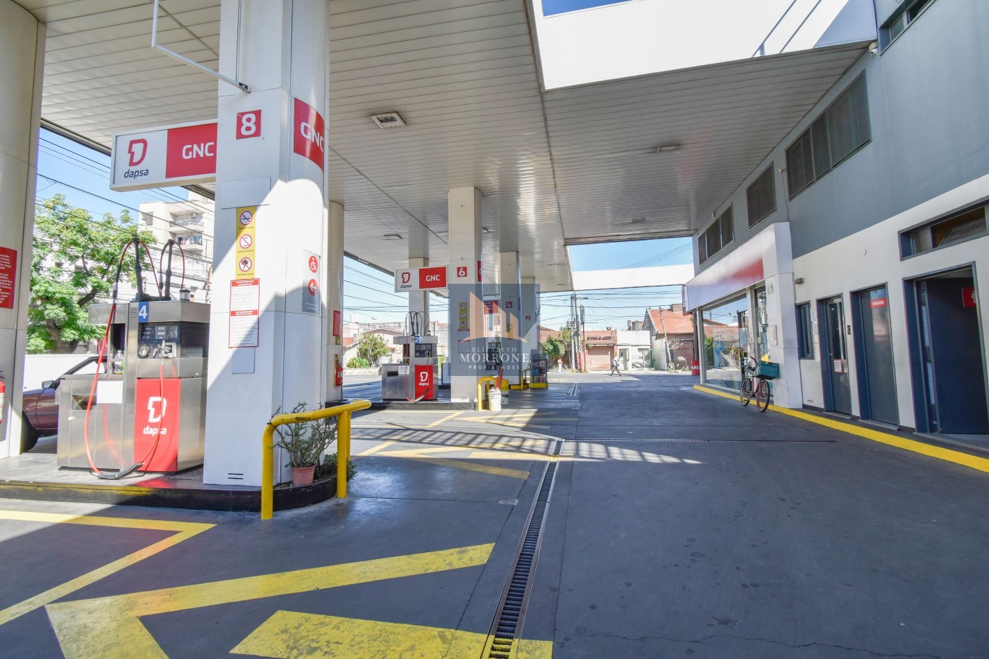 VENTA ESTACION DE SERVICIO FUNCIONANDO, COMBUSTIBLE Y GNC, PROPIEDAD Y FONDO DE COMERCIO, SARMIENTO 1292 -LANUS-