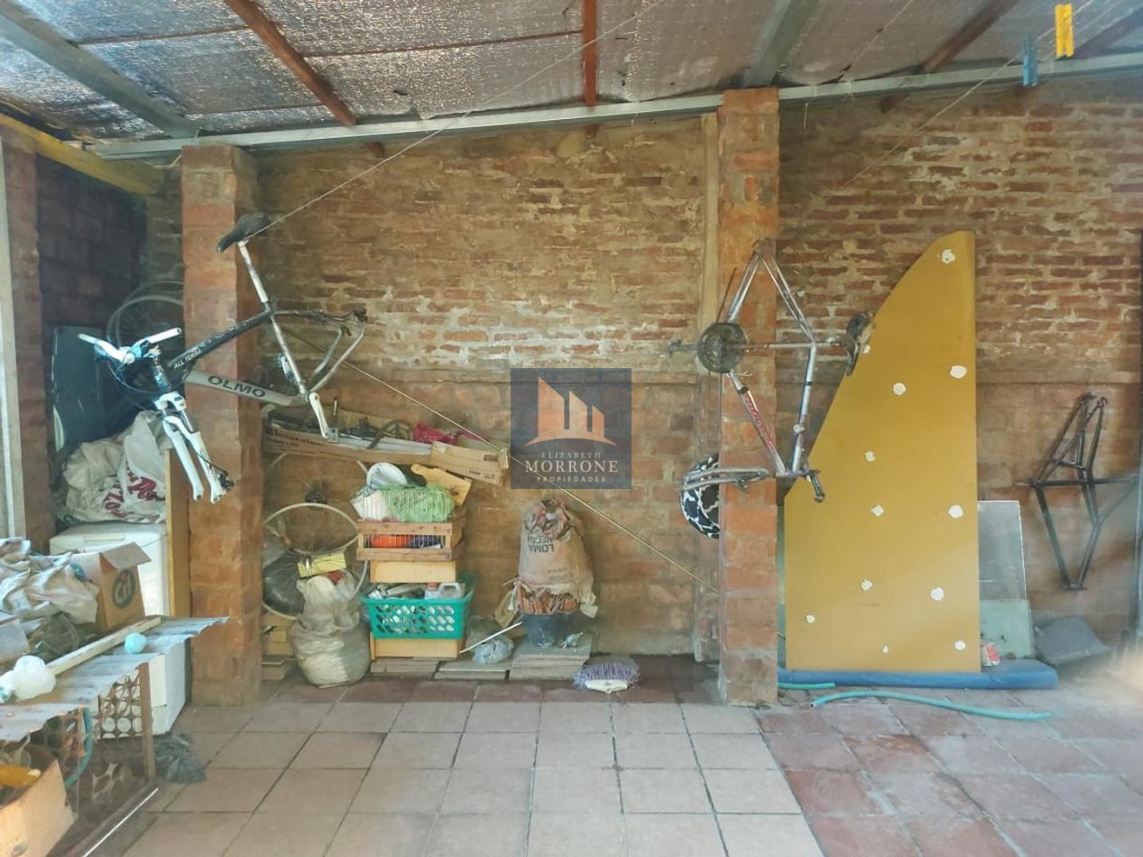 VENTA CASA EN ESQUINA 2 HABITACIONES GALERIA Y GARAGE, EL PICAFLOR 100 -TEMPERLEY-