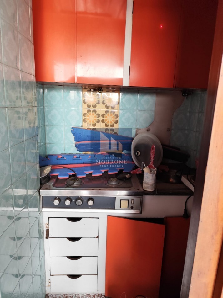 VENTA PISO COMPLETO EN EXCELENTE ZONA, DOS DORMITORIOS, TERRAZA, BALCON Y QUINCHO, AV EVA PERON 1480 -TEMPERLEY-