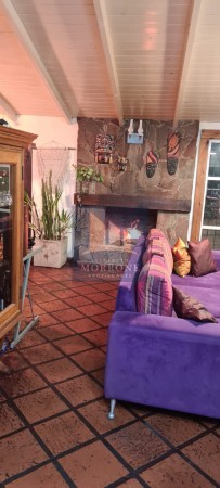 AMPLIA Y COMODA CASA CON QUINCHO, PILETA Y 4 HABITACIONES  -LLAVALLOL-