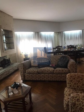 EXCELENTE CASA EN VENTA, INGRESO POR DOS CALLES, ITALIANI 200 -MONTE GRANDE-