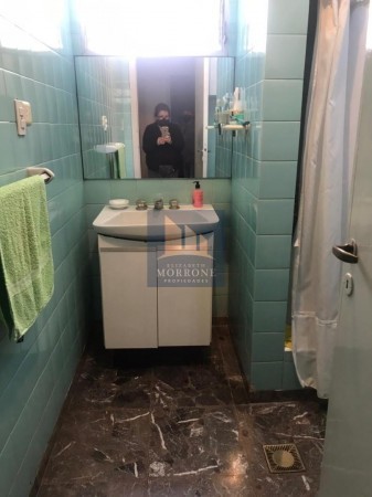 EXCELENTE CASA EN VENTA, INGRESO POR DOS CALLES, ITALIANI 200 -MONTE GRANDE-