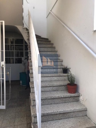 EXCELENTE CASA EN VENTA, INGRESO POR DOS CALLES, ITALIANI 200 -MONTE GRANDE-