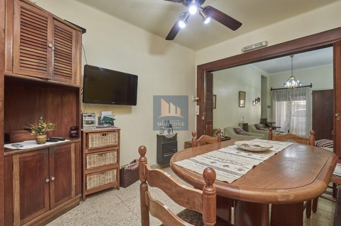CASA EN VENTA, 5 DORMITORIOS, 12 DE OCTUBRE 100 -MONTE GRANDE- APTA CREDITO- BAJO DE PRECIO!!!!!!!!!!