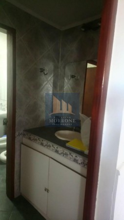 HERMOSO CHALET EN VENTA, 1 DORMITORIO Y AMPLIO LOTE AL FRENTE, BOSTON 500 -TEMPERLEY-