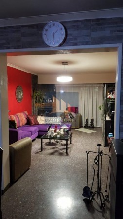 HERMOSA CASA TIPO CHALET EN VENTA, CON DEPTO INDEPENDIENTE, CARLOS PELLEGRINI 300 -ADROGUE-