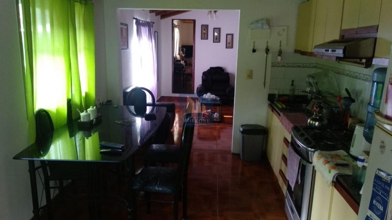 HERMOSA CASA TIPO CHALET EN VENTA, CON DEPTO INDEPENDIENTE, CARLOS PELLEGRINI 300 -ADROGUE-