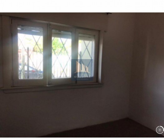 MUY LINDA CASA EN VENTA APTA CREDITO, 2 DORMITORIOS ACEPTA VEHICULO ALTA GAMA EN FORMA DE PAGO, GRAL JOSE MADARIAGA 900  APTA CREDITO -LUIS GUILLON-