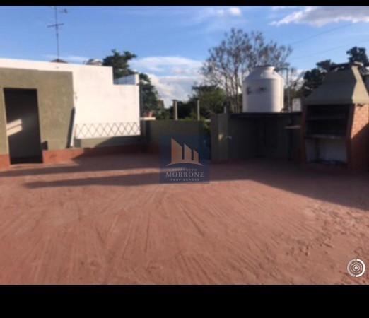 MUY LINDA CASA EN VENTA APTA CREDITO, 2 DORMITORIOS ACEPTA VEHICULO ALTA GAMA EN FORMA DE PAGO, GRAL JOSE MADARIAGA 900  APTA CREDITO -LUIS GUILLON-