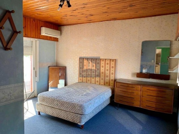 CASA EN VENTA, 2 PLANTAS, JUAN XXIII 1200 -MONTE GRANDE-