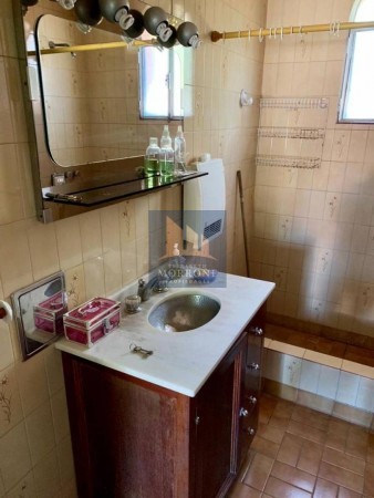 CASA EN VENTA, 2 PLANTAS, JUAN XXIII 1200 -MONTE GRANDE-