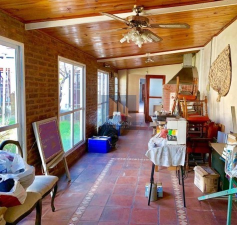 CASA EN VENTA, 2 PLANTAS, JUAN XXIII 1200 -MONTE GRANDE-