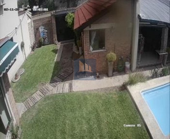 HERMOSA CASA EN VENTA CON 3 HABITACIONES, PILETA Y QUINCHO, QUILMES 1900 -TEMPERLEY-