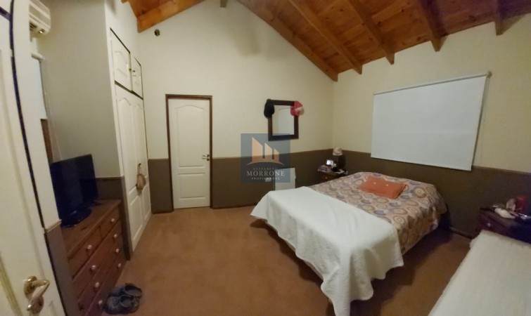 HERMOSA CASA EN VENTA CON 3 HABITACIONES, PILETA Y QUINCHO, QUILMES 1900 -TEMPERLEY-