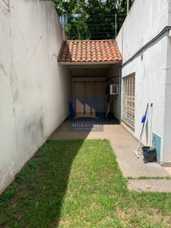 VENTA DE CHALET OPORTUNIDAD CON EXCELENTE UBICACION, DUCLOUT 410 -MONTE GRANDE-