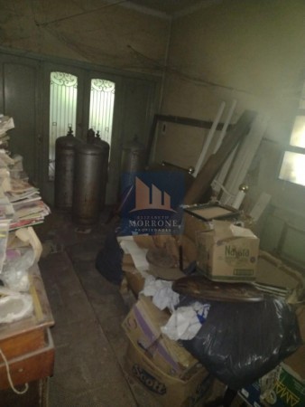 VENTA CASA EN INMENSO LOTE 3 DORMITORIOS, CAPITAN DE FRAGATA MOYANO 100 -ADROGUE-