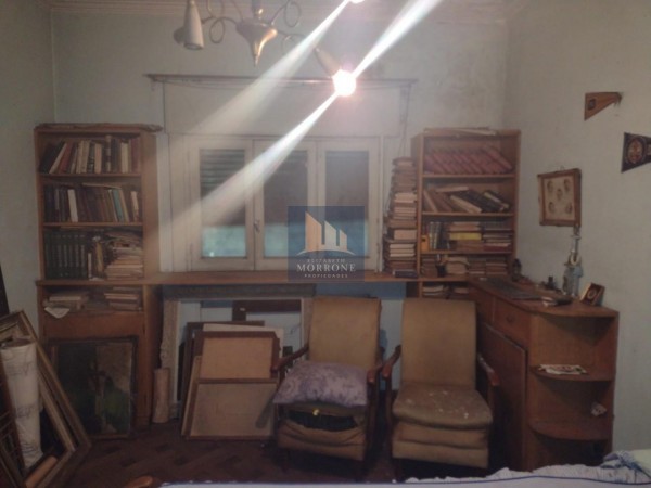 VENTA CASA EN INMENSO LOTE 3 DORMITORIOS, CAPITAN DE FRAGATA MOYANO 100 -ADROGUE-