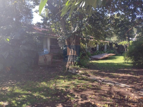 VENTA CASA EN INMENSO LOTE 3 DORMITORIOS, CAPITAN DE FRAGATA MOYANO 100 -ADROGUE-