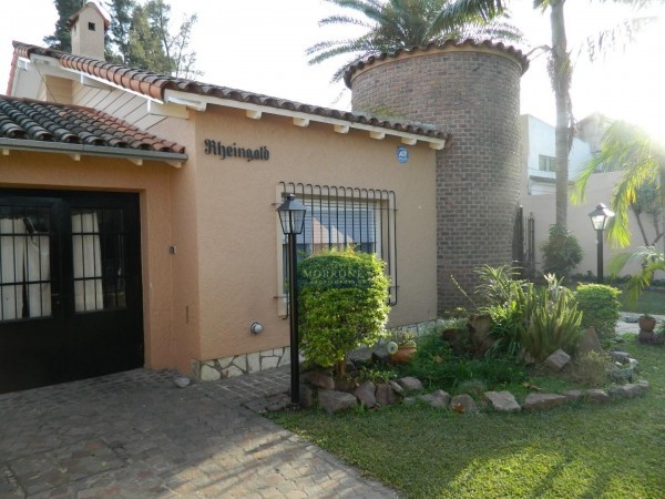 HERMOSA CASA EN VENTA 3 DORMITORIOS, RIOBAMBA 900 -TEMPERLEY-