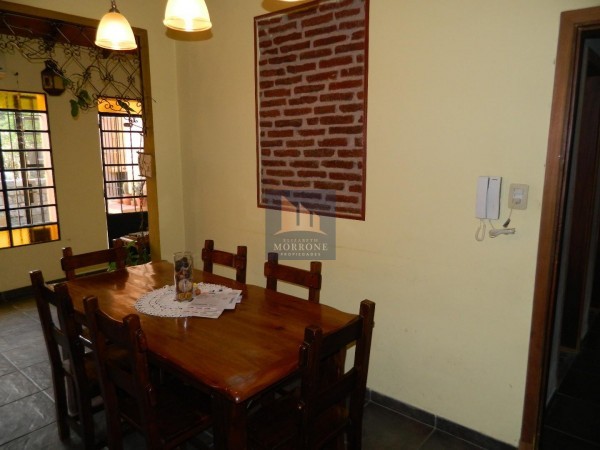 HERMOSA CASA EN VENTA 3 DORMITORIOS, RIOBAMBA 900 -TEMPERLEY-
