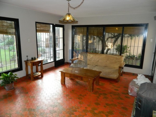 HERMOSA CASA EN VENTA 3 DORMITORIOS, RIOBAMBA 900 -TEMPERLEY-