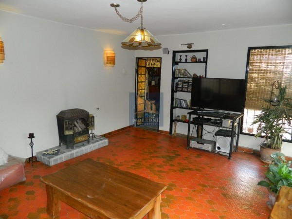 HERMOSA CASA EN VENTA 3 DORMITORIOS, RIOBAMBA 900 -TEMPERLEY-