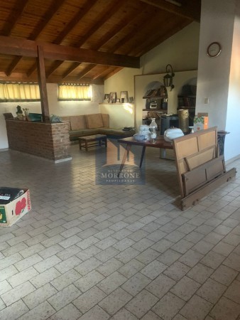 CASA EN VENTA A MEDIA CUADRA DE LA AV VALETTE, 9 DE JULIO 1000 -MONTE GRANDE- RETASADA OPORTUNIDAD!!!