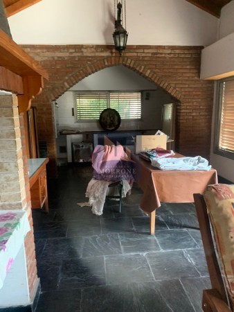CASA EN VENTA A MEDIA CUADRA DE LA AV VALETTE, 9 DE JULIO 1000 -MONTE GRANDE- RETASADA OPORTUNIDAD!!!