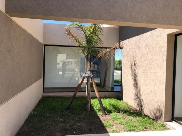 VENTA HERMOSA CASA A ESTRENAR 3 HABITACIONES, BARRIO LA HORQUETA DE ECHEVERRIA -CANNING- CONSULTA