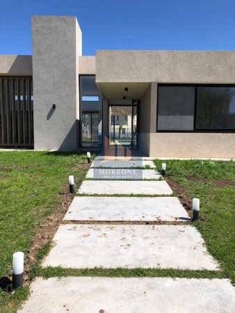 VENTA HERMOSA CASA A ESTRENAR 3 HABITACIONES, BARRIO LA HORQUETA DE ECHEVERRIA -CANNING- CONSULTA