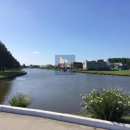 VENTA HERMOSO LOTE 754 MT2 CON FONDO A LA LAGUNA EN BARRIO PRINCIPADO CIUDAD NÁUTICA -SAN VICENTE-