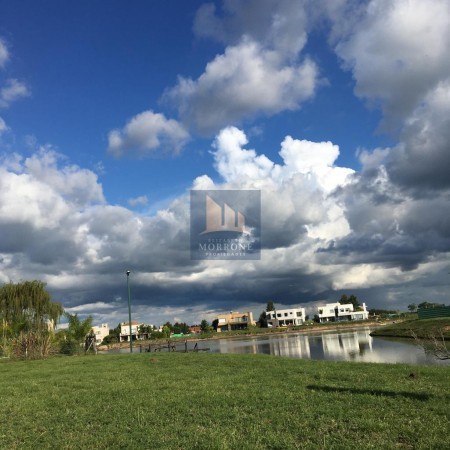 VENTA HERMOSO LOTE 754 MT2 CON FONDO A LA LAGUNA EN BARRIO PRINCIPADO CIUDAD NÁUTICA -SAN VICENTE-