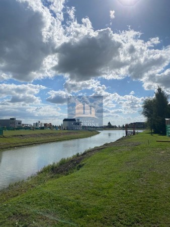 VENTA HERMOSO LOTE 754 MT2 CON FONDO A LA LAGUNA EN BARRIO PRINCIPADO CIUDAD NÁUTICA -SAN VICENTE-