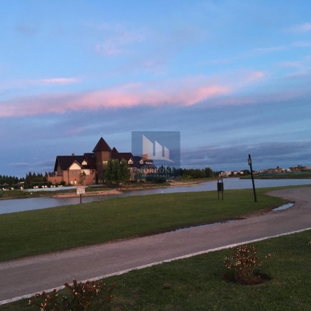 VENTA HERMOSO LOTE 754 MT2 CON FONDO A LA LAGUNA EN BARRIO PRINCIPADO CIUDAD NÁUTICA -SAN VICENTE-