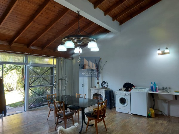 HERMOSA CASA ESTILO AMERICANA EN VENTA 3 DORMITORIOS, ESMERALDA 1700 -TEMPERLEY-