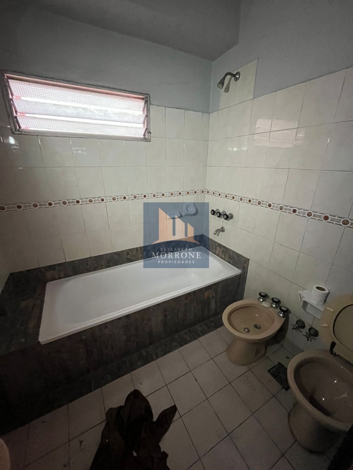 ALQUILER DEPARTAMENTO EN PRIMER PISO AL FRENTE, 2 DORMITORIOS Y PATIO CON LAVADERO, AV EVA PERON 3950 -TEMPERLEY- 