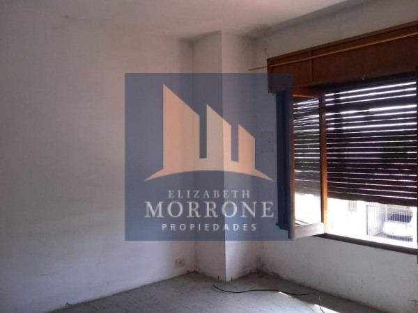 EXCELENTE GALPON CON DEPARTAMENTO EN VENTA, RUBEN DARIO 400 -TEMPERLEY-