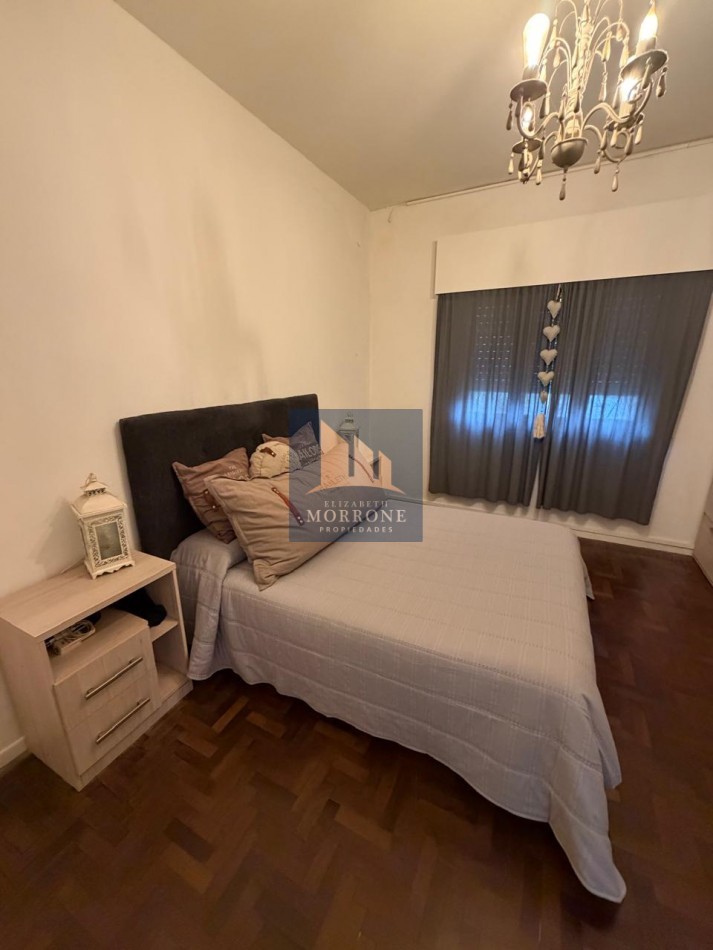 VENTA HERMOSA CASA PLANTA BAJA, EXCELENTE ESTADO TRES AMBIENTES, PARQUE Y PILETA -ZEBALLOS 655 TEMPERLEY-
