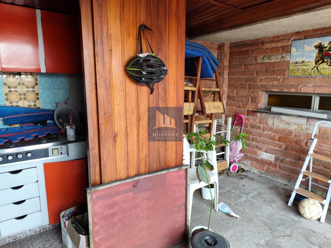 VENTA PISO COMPLETO EN EXCELENTE ZONA, DOS DORMITORIOS, TERRAZA, BALCON Y QUINCHO, AV EVA PERON 1480 -TEMPERLEY-