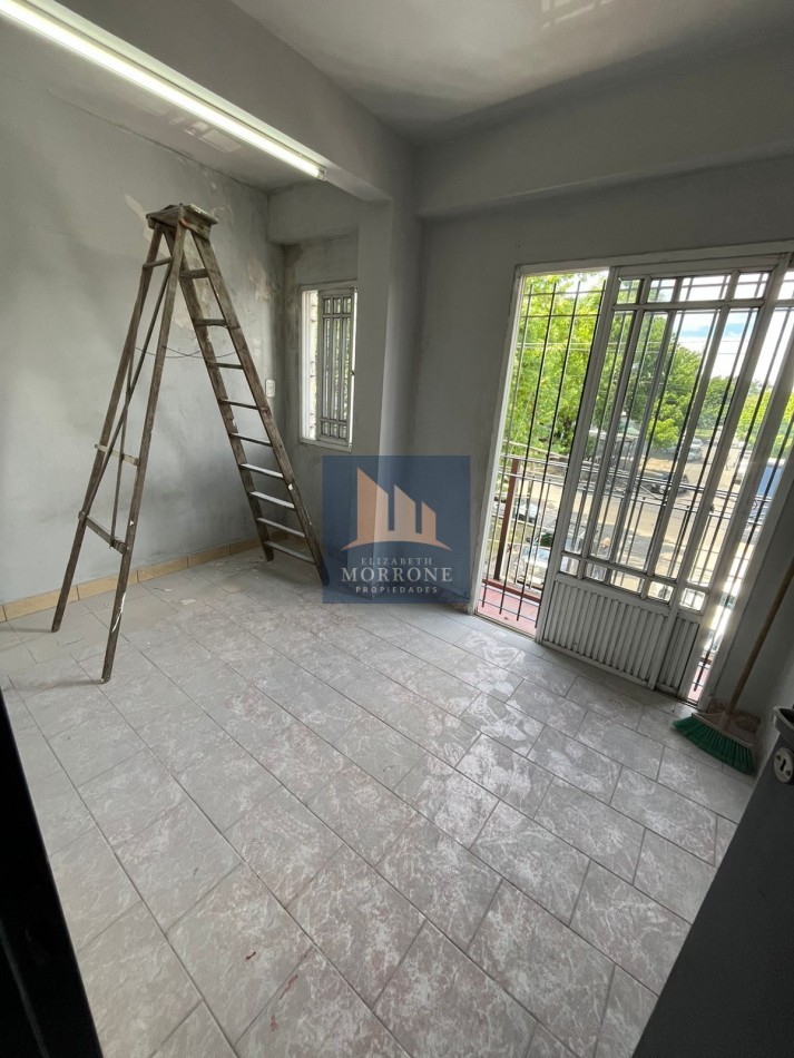 ALQUILER DEPARTAMENTO EN PRIMER PISO AL FRENTE, 2 DORMITORIOS Y PATIO CON LAVADERO, AV EVA PERON 3950 -TEMPERLEY- 