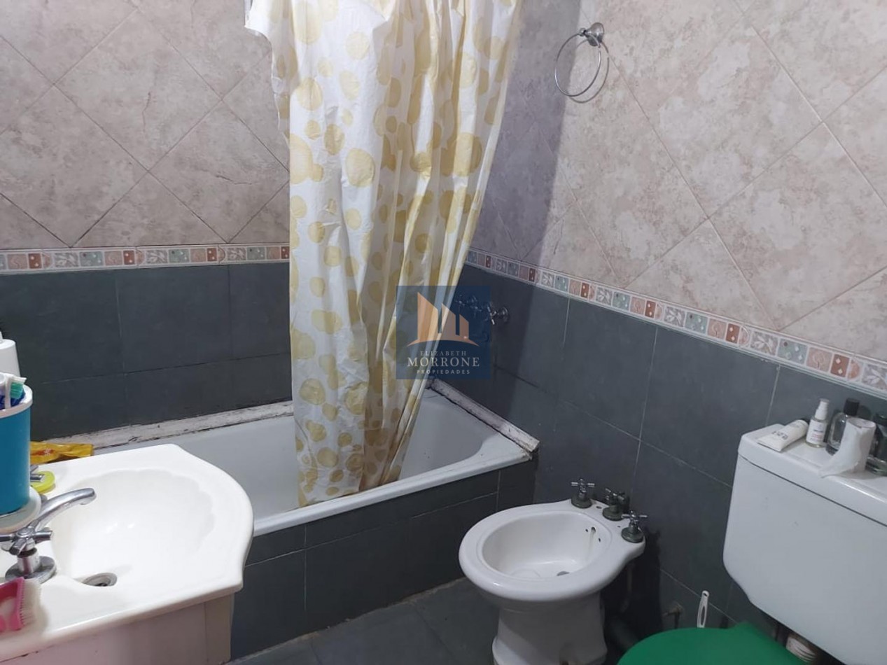 VENTA CASA EN ESQUINA 2 HABITACIONES GALERIA Y GARAGE, EL PICAFLOR 100 -TEMPERLEY-