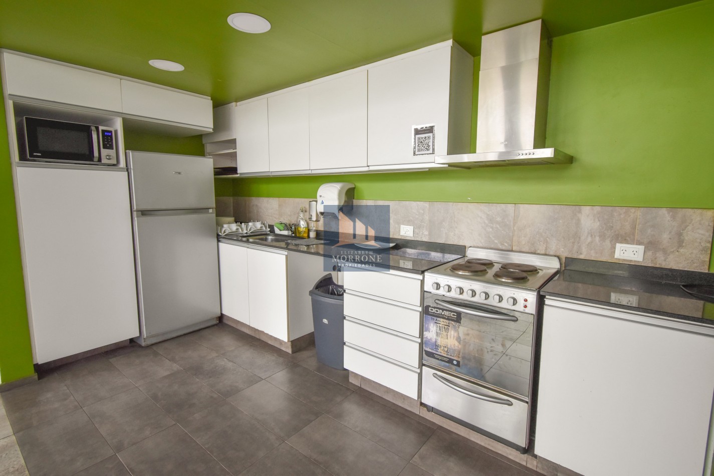 VENTA IMPRESIONANTE SEMIPISO AL FRENTE CON 3 DORMITORIOS, 2 COCHERAS Y AMENITIES, BELGRANO 1529 -BANFIELD-