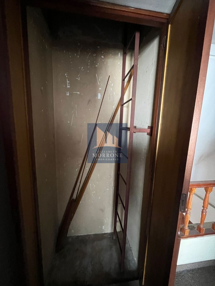 IMPORTANTE CHALET DE CATEGORIA CON 3 DORMITORIOS, SOTANO PARA VARIOS AUTOS Y PARQUE, LA CALANDRIA 4000 -SAN JOSE-