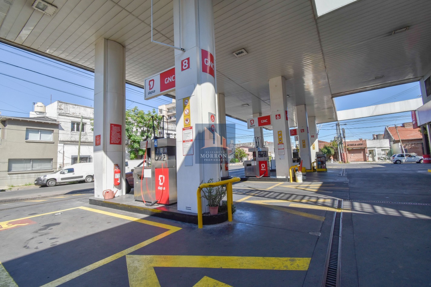 VENTA ESTACION DE SERVICIO FUNCIONANDO, COMBUSTIBLE Y GNC, PROPIEDAD Y FONDO DE COMERCIO, SARMIENTO 1292 -LANUS-