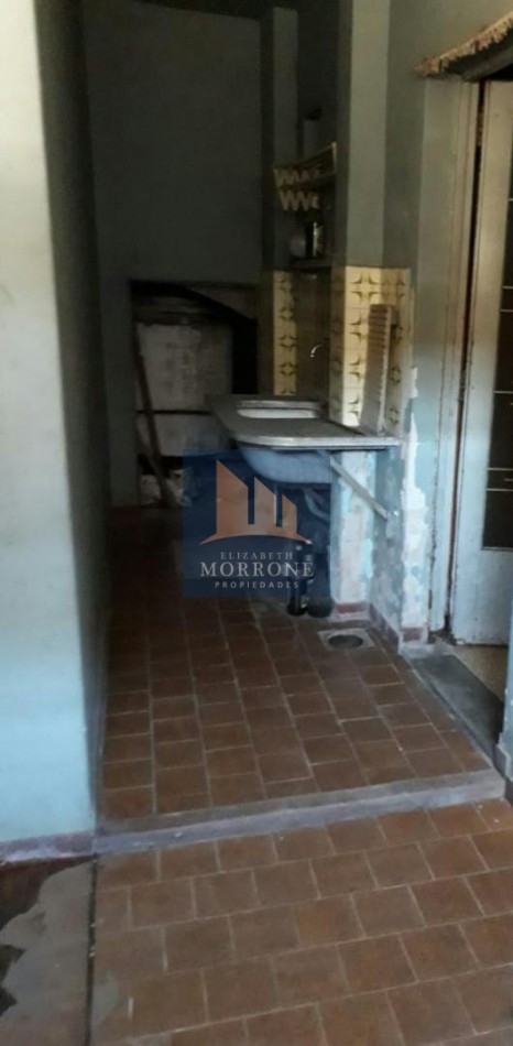 VENTA CASA CON 3 HABITACIONES Y GARAGE, C. CASARES 600 -TEMPERLEY-