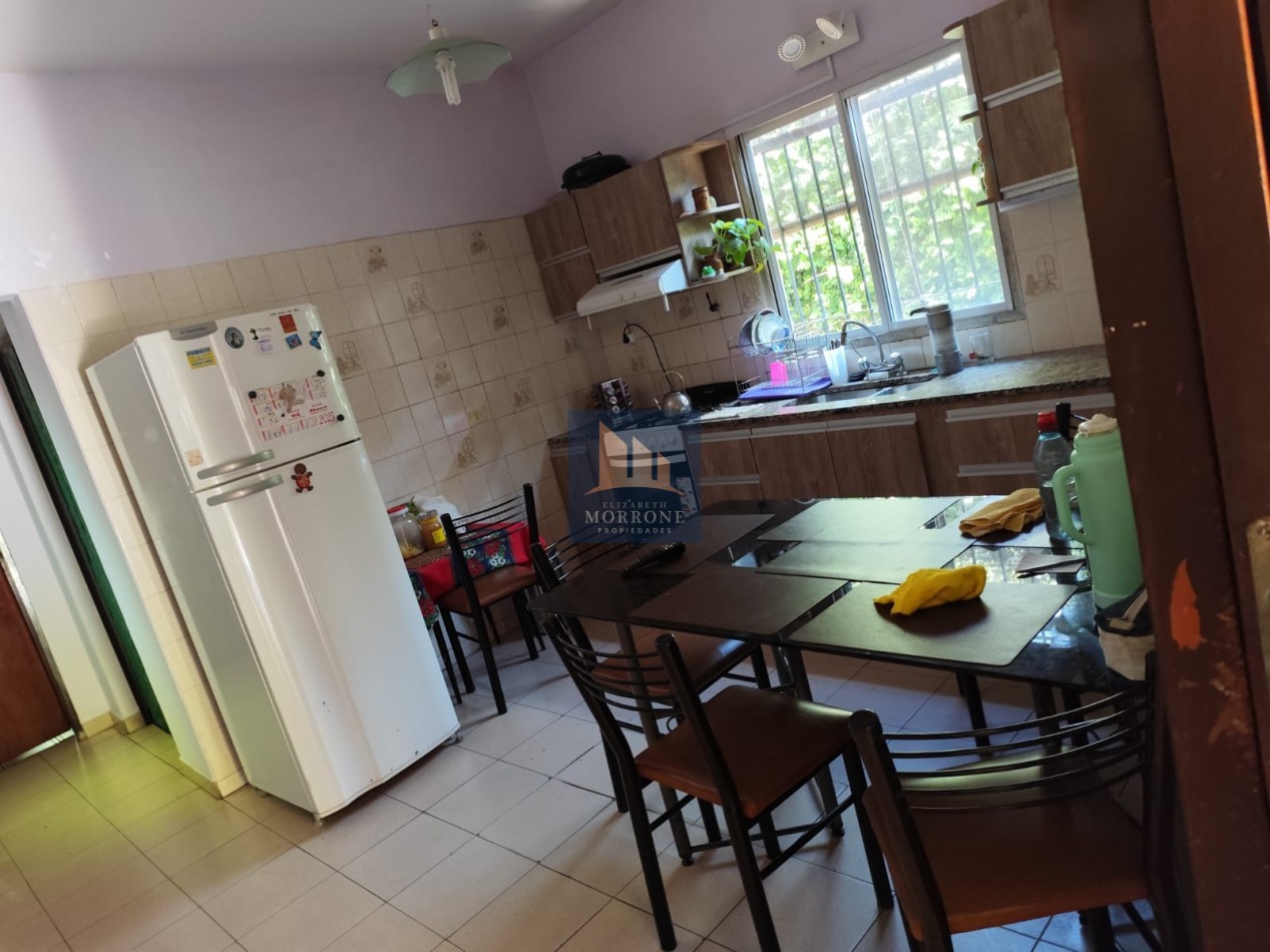 VENTA CASA APTA CREDITO 3 DORMITORIOS Y GARAGE SEMICUBIERTO EN LOTE DE 400 MT2, LAUTARO 100 -TEMPERLEY-